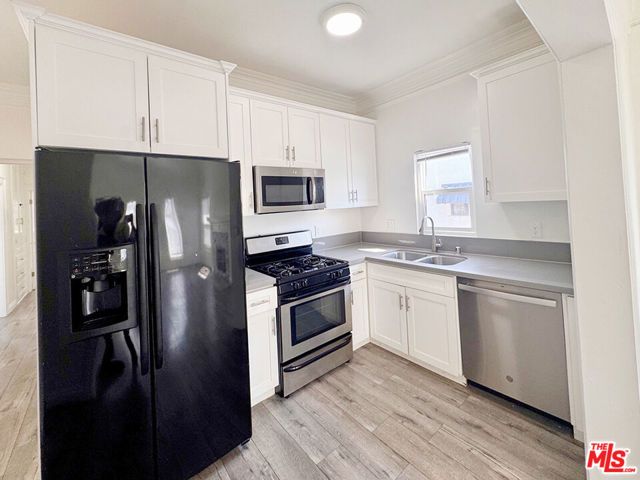 244 S Alexandria Avenue, Los Angeles, CA 90004