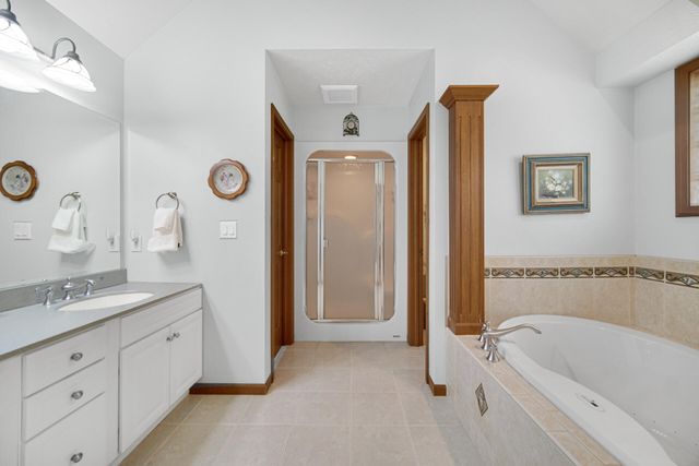 97 Scotscraig Drive, Valparaiso, IN 46385