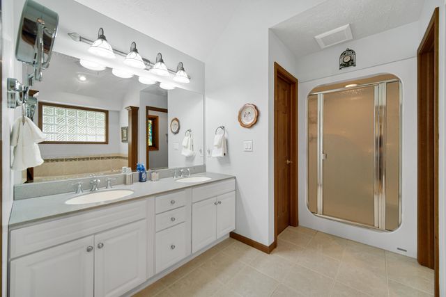 97 Scotscraig Drive, Valparaiso, IN 46385