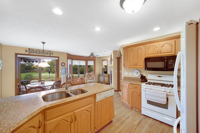 97 Scotscraig Drive, Valparaiso, IN 46385