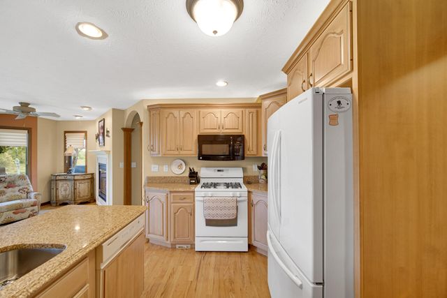 97 Scotscraig Drive, Valparaiso, IN 46385