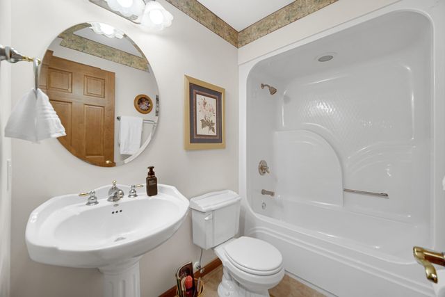 97 Scotscraig Drive, Valparaiso, IN 46385