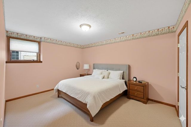 97 Scotscraig Drive, Valparaiso, IN 46385