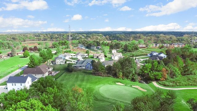 97 Scotscraig Drive, Valparaiso, IN 46385