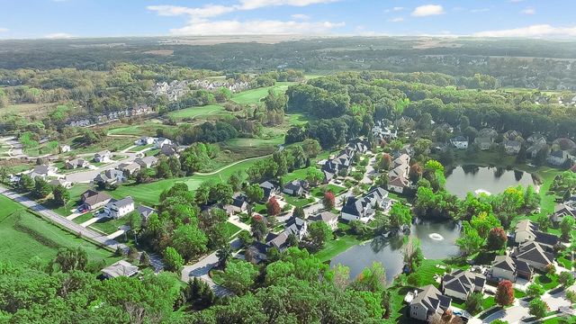 97 Scotscraig Drive, Valparaiso, IN 46385