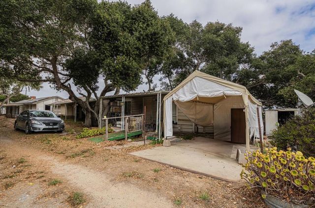 905 W Blanco Road, Salinas, CA 93908