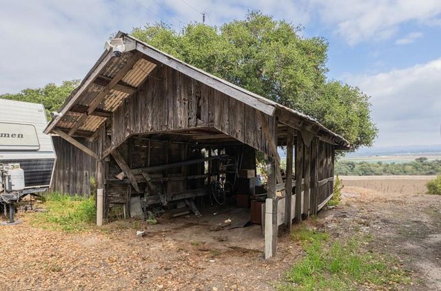 905 W Blanco Road, Salinas, CA 93908