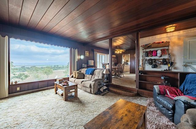 905 W Blanco Road, Salinas, CA 93908