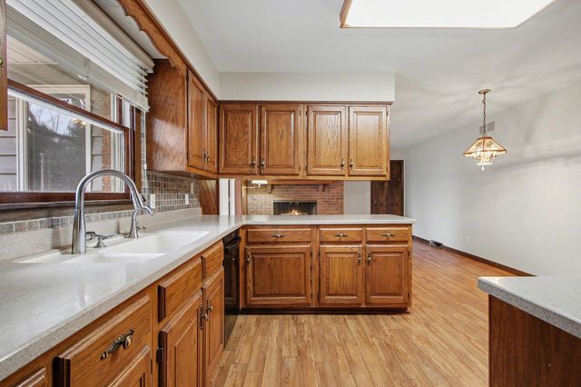 124 S Smoke Road, Valparaiso, IN 46385