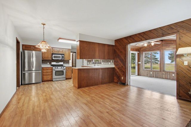 124 S Smoke Road, Valparaiso, IN 46385