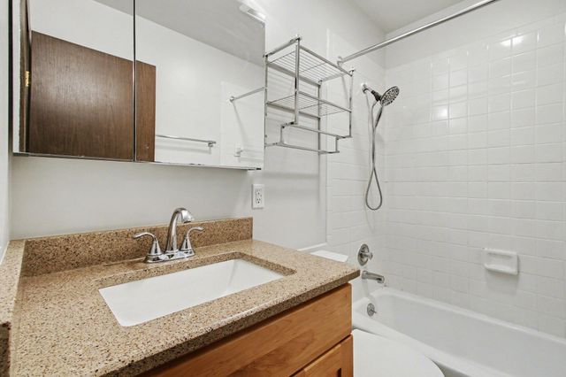 124 S Smoke Road, Valparaiso, IN 46385