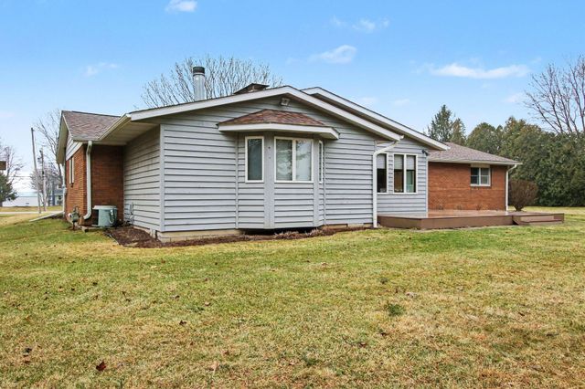 124 S Smoke Road, Valparaiso, IN 46385