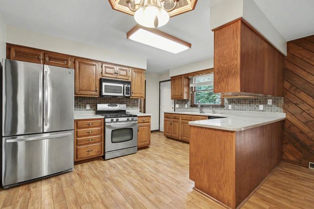 124 S Smoke Road, Valparaiso, IN 46385