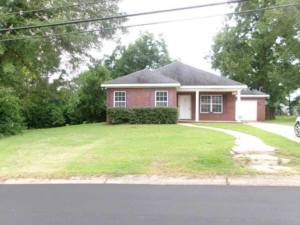 511 W Watts, Enterprise, AL 36330