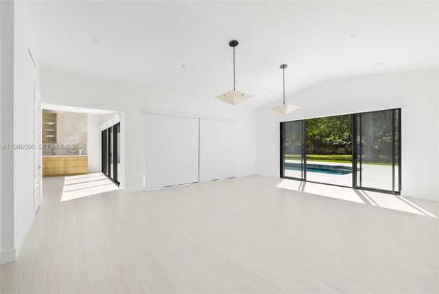 8800 SW 118th St, Miami, FL 33176