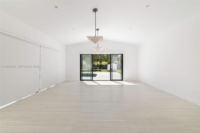 8800 SW 118th St, Miami, FL 33176