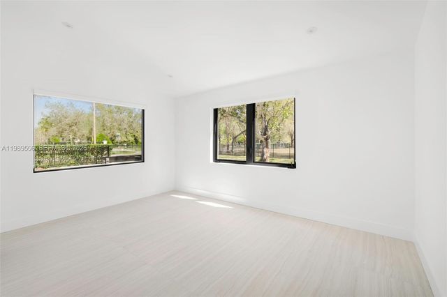 8800 SW 118th St, Miami, FL 33176