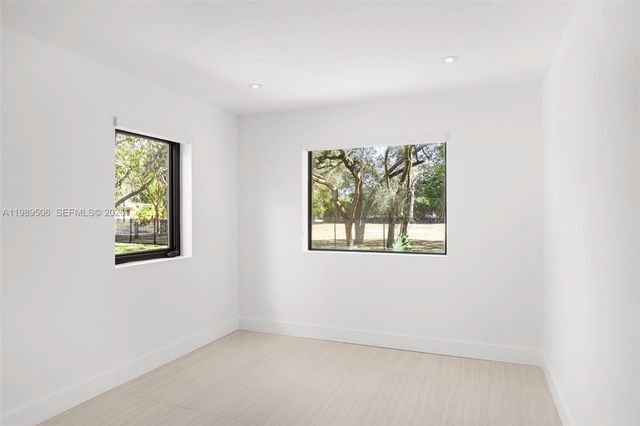 8800 SW 118th St, Miami, FL 33176