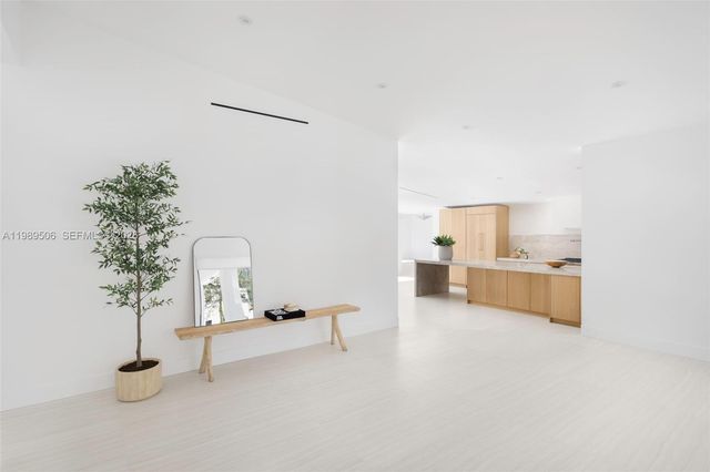 8800 SW 118th St, Miami, FL 33176