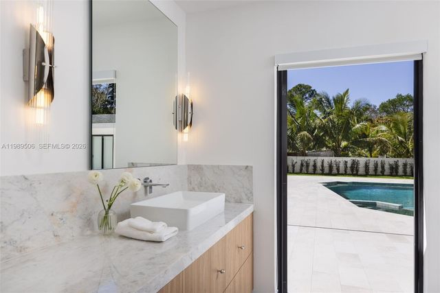 8800 SW 118th St, Miami, FL 33176