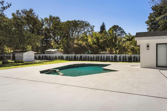 8800 SW 118th St, Miami, FL 33176