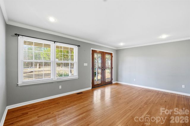 324 Pawley Drive, Charlotte, NC 28214