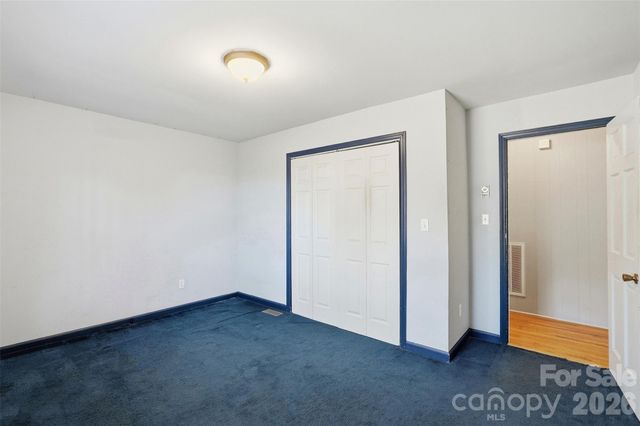 324 Pawley Drive, Charlotte, NC 28214