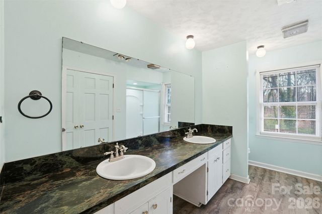 324 Pawley Drive, Charlotte, NC 28214