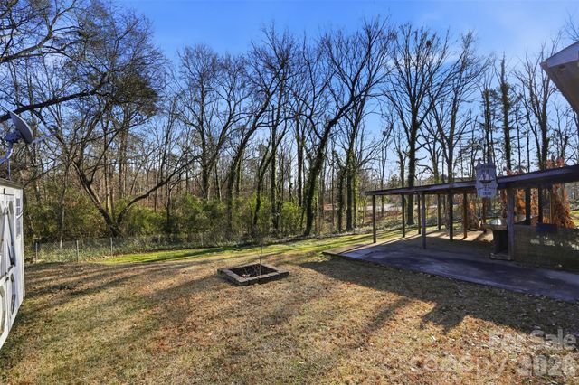 324 Pawley Drive, Charlotte, NC 28214