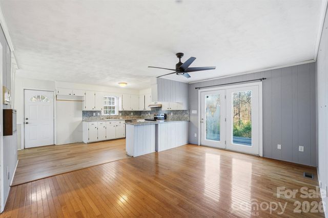 324 Pawley Drive, Charlotte, NC 28214