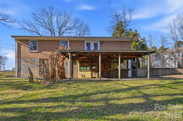 324 Pawley Drive, Charlotte, NC 28214