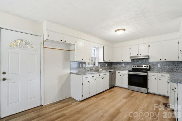 324 Pawley Drive, Charlotte, NC 28214