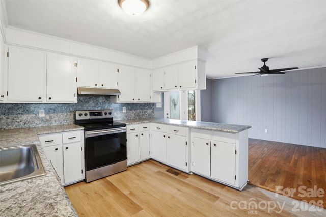 324 Pawley Drive, Charlotte, NC 28214