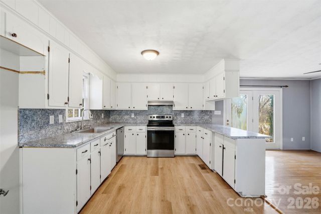 324 Pawley Drive, Charlotte, NC 28214