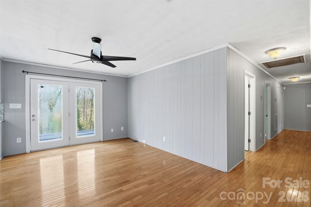 324 Pawley Drive, Charlotte, NC 28214