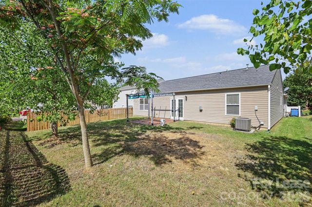1820 Meadow Crossing Drive, Huntersville, NC 28027