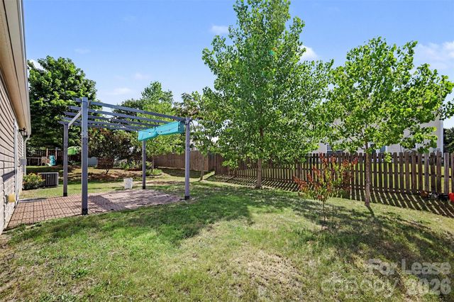 1820 Meadow Crossing Drive, Huntersville, NC 28027