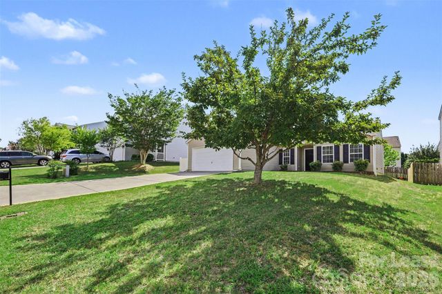 1820 Meadow Crossing Drive, Huntersville, NC 28027