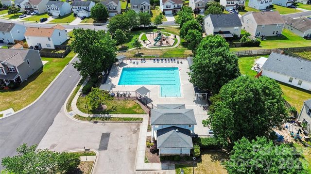 1820 Meadow Crossing Drive, Huntersville, NC 28027