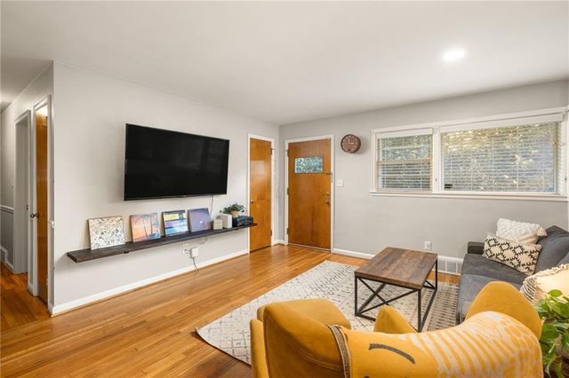 811 Whelchel Drive, Decatur, GA 30033