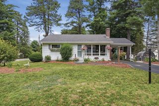 15 Thurston Place, Fitchburg, MA 01420