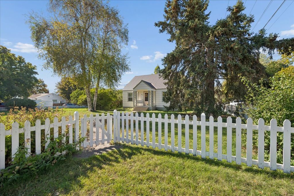 1404 4th Avenue E, Kalispell, MT 59901 photo 2