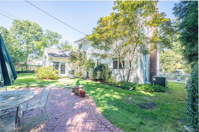 40 Somerset Drive, Commack, NY 11725
