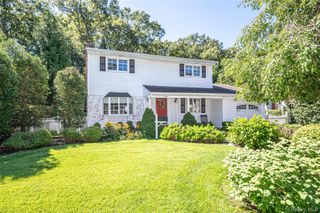 40 Somerset Drive, Commack, NY 11725