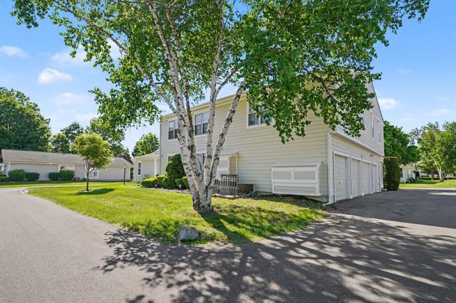 39762 Village Wood Circle, Novi, MI 48375