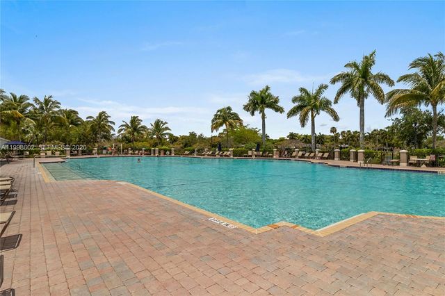 22801 SW 88th Pl 204, Cutler Bay, FL 33190