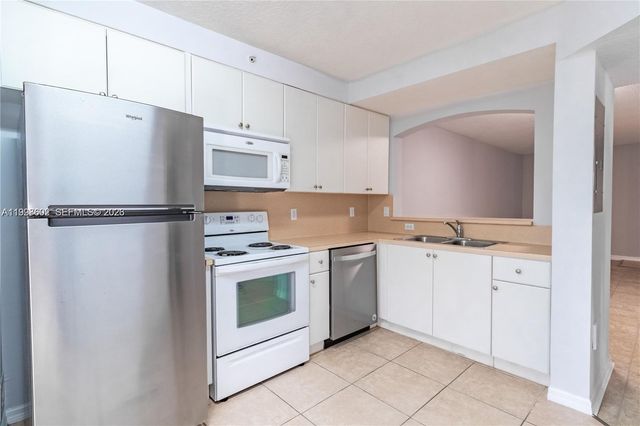 22801 SW 88th Pl 204, Cutler Bay, FL 33190