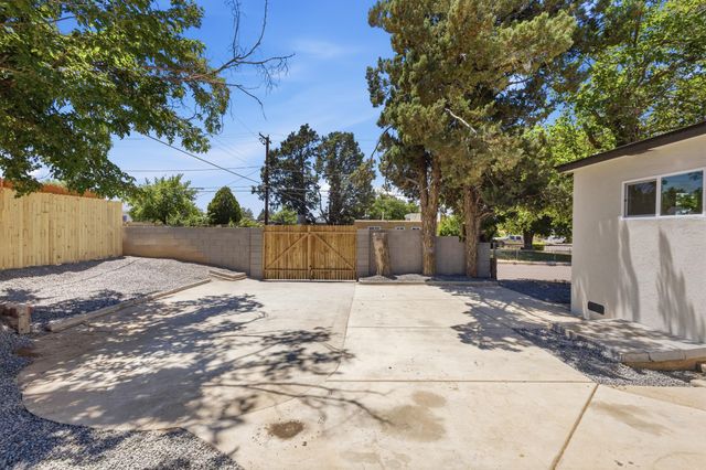 9500 Shoshone Road NE, Albuquerque, NM 87111