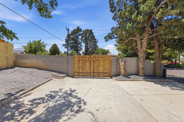 9500 Shoshone Road NE, Albuquerque, NM 87111
