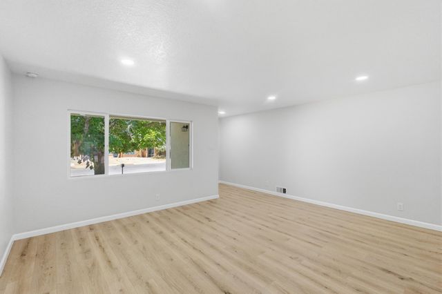 9500 Shoshone Road NE, Albuquerque, NM 87111